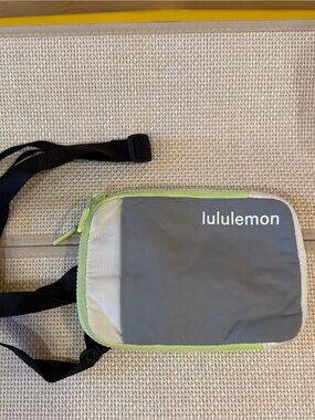 lululemon athletica Easy Access Crossbody